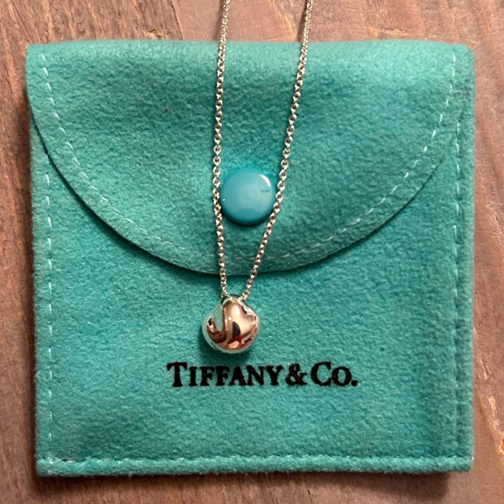 Authentic Tiffany & Co. Elsa Peretti Nugget Pendant Necklace
